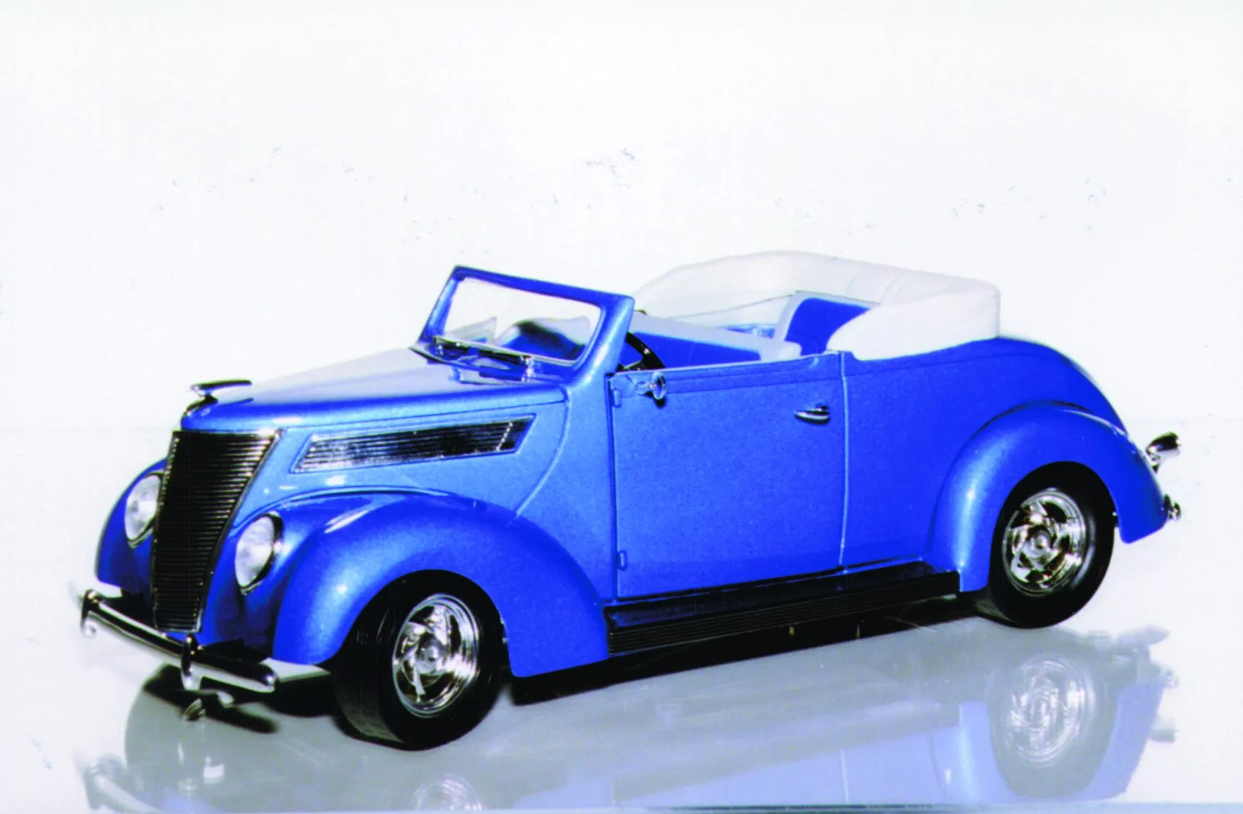 1:18 Yatming Ford '37 Convertible