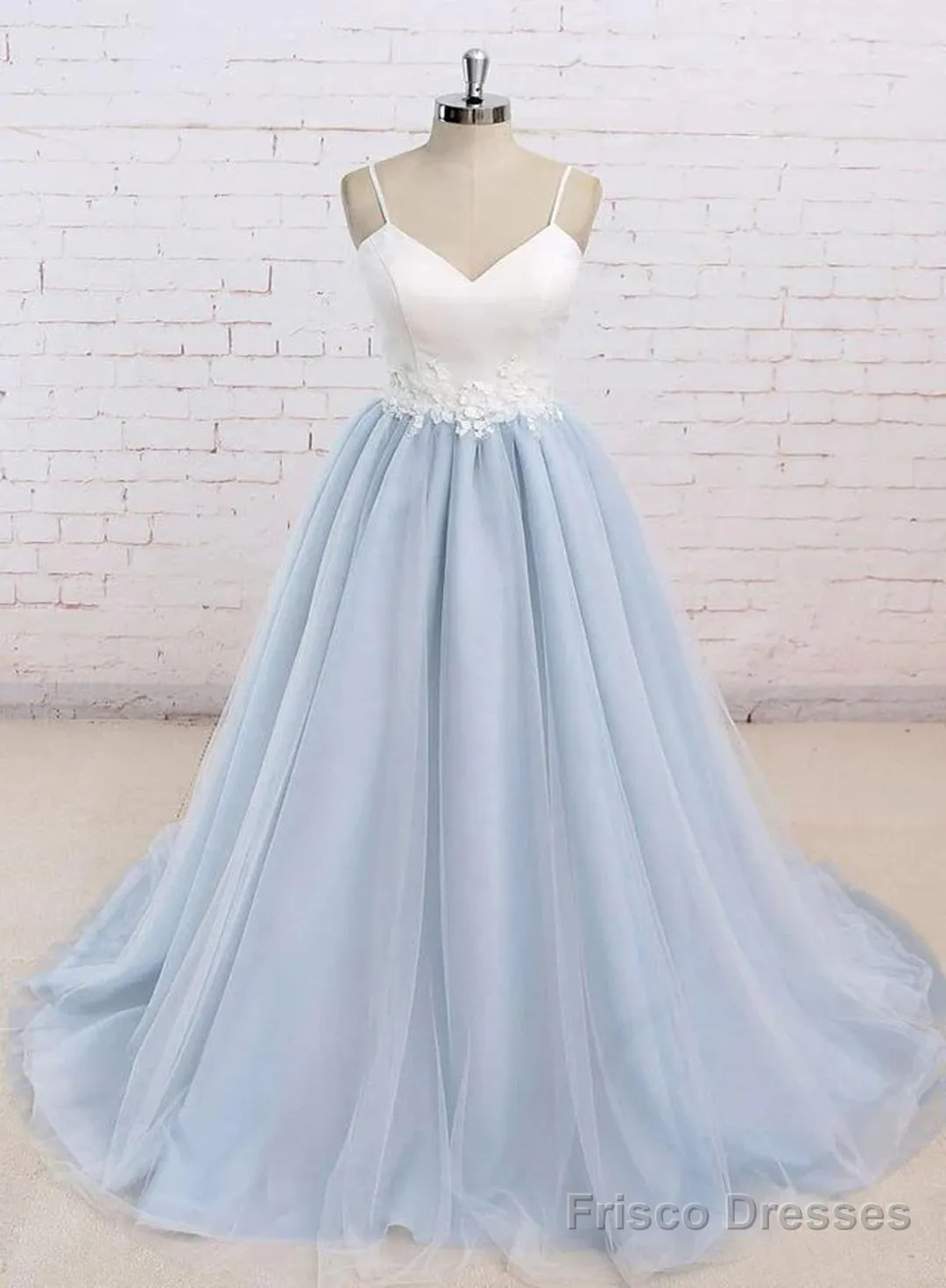 Beautiful Light Blue Tulle And White Top Long Wedding Party Gowns, Straps Junior Prom Dress