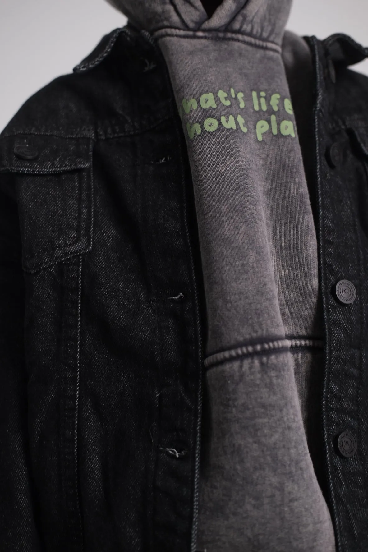 Unisex Black Long-Sleeved Jean Jacket